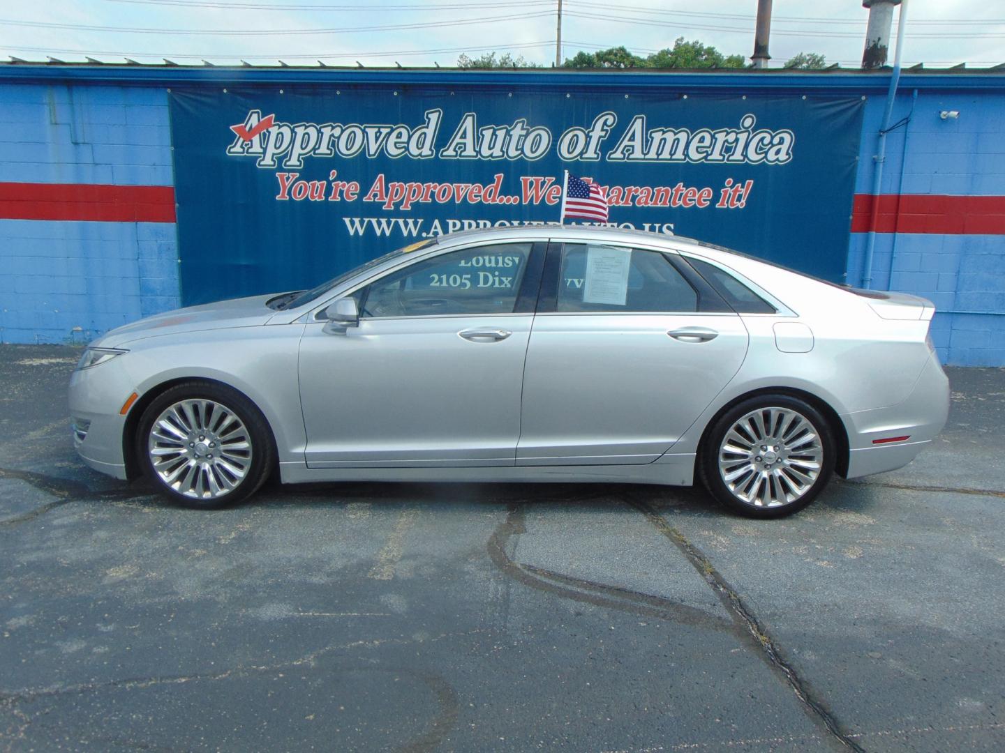 2015 Lincoln MKZ (3LN6L2GKXFR) , located at 2105 Dixie Hwy, Louisville, KY, 40210, (502) 772-3333, 38.220932, -85.795441 - Photo#0